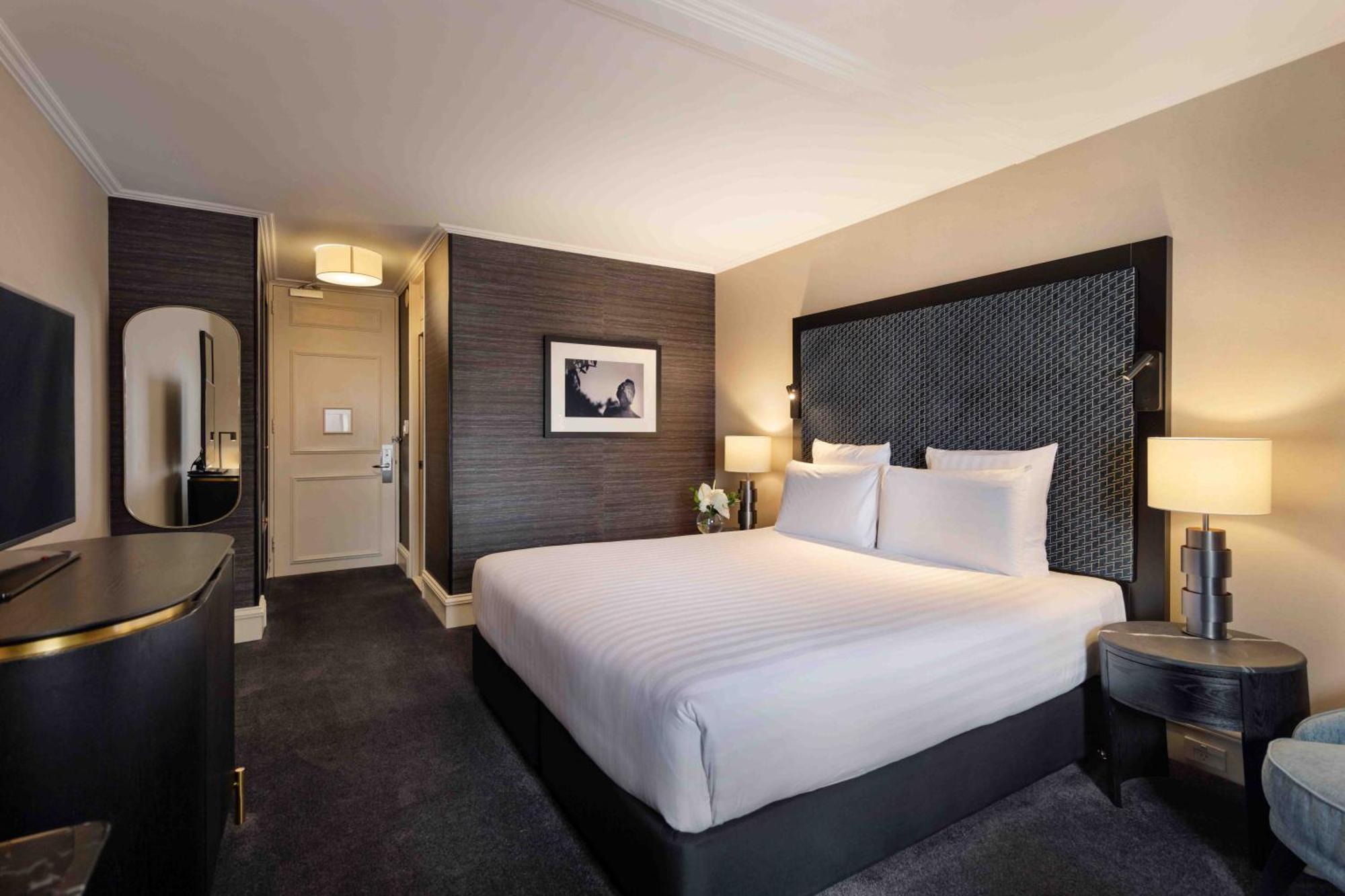 Pullman Auckland Hotel & Apartments Dış mekan fotoğraf A bedroom at the hotel