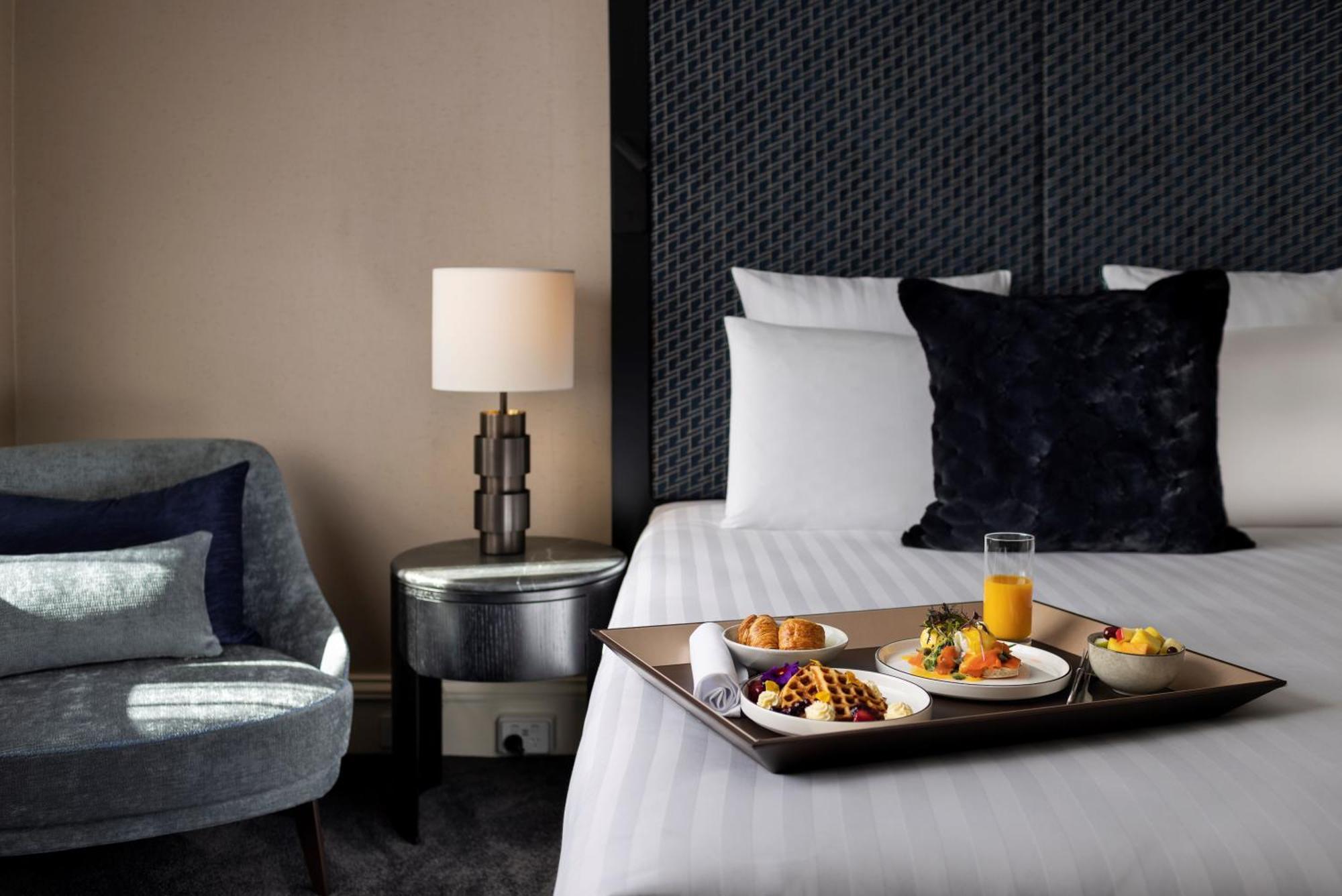 Pullman Auckland Hotel & Apartments Dış mekan fotoğraf Room service